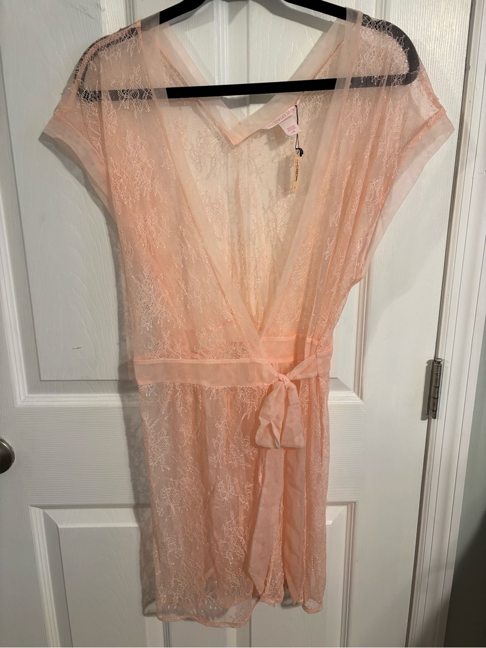 😍NWT VS Sheer Lace Wrap Robe in Peach Size large